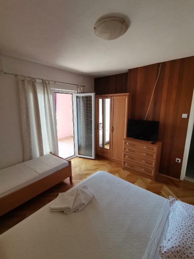 Apartments Moso Tučepi Eksteriør billede