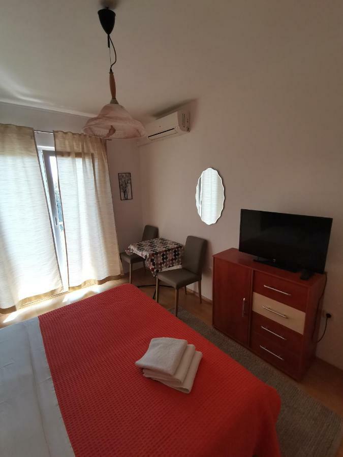 Apartments Moso Tučepi Eksteriør billede