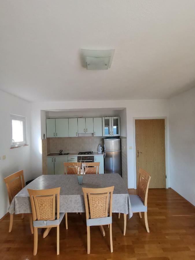 Apartments Moso Tučepi Eksteriør billede