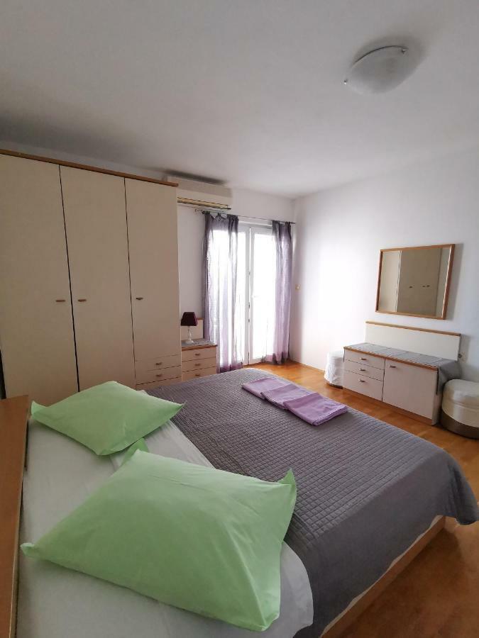 Apartments Moso Tučepi Eksteriør billede