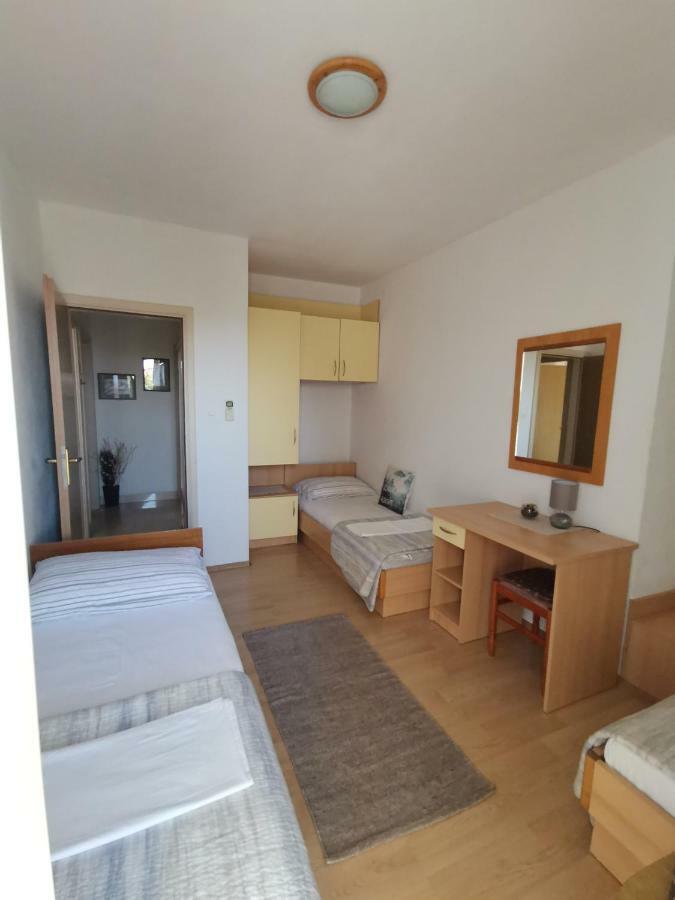 Apartments Moso Tučepi Eksteriør billede