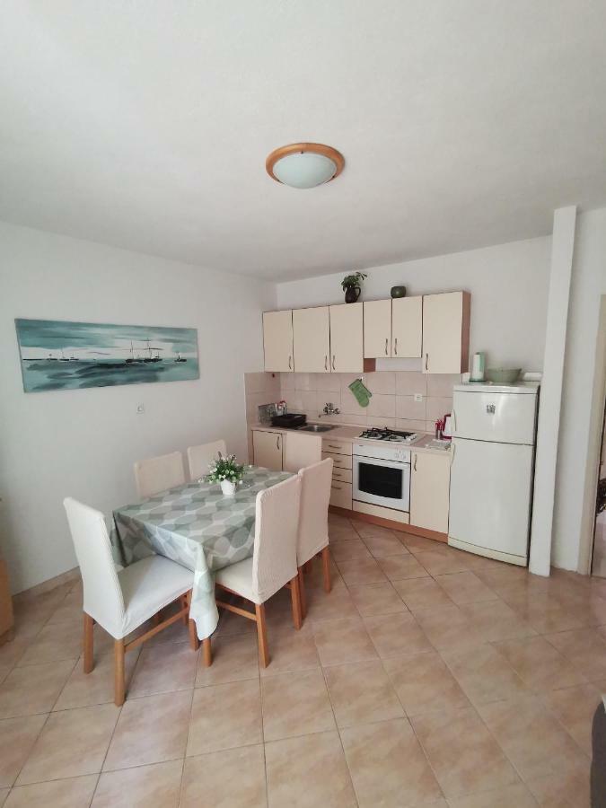Apartments Moso Tučepi Eksteriør billede