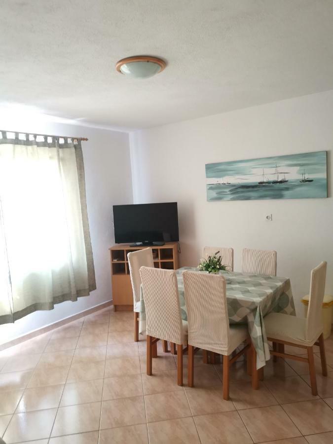 Apartments Moso Tučepi Eksteriør billede