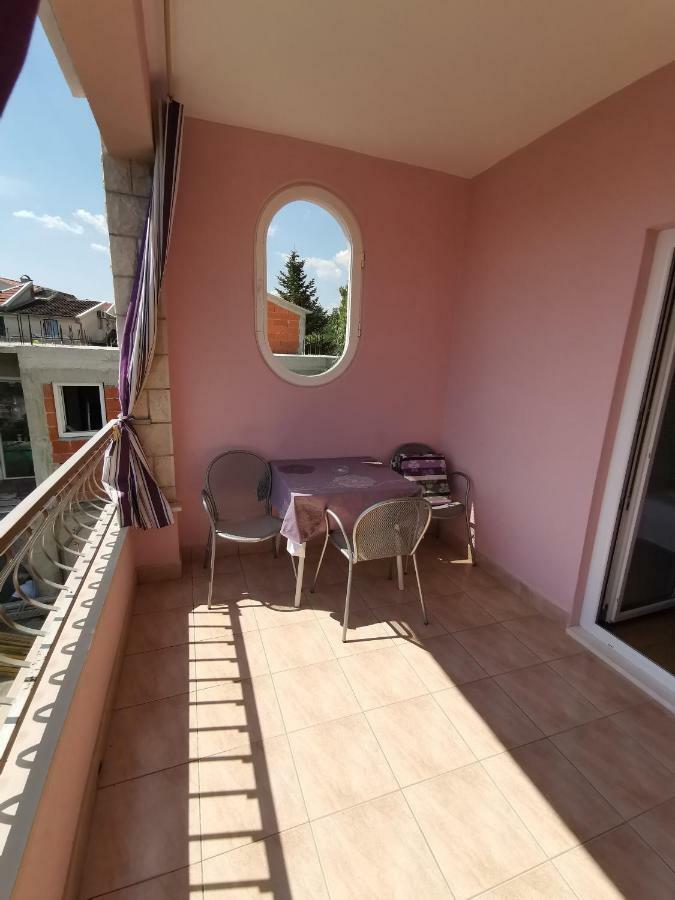 Apartments Moso Tučepi Eksteriør billede