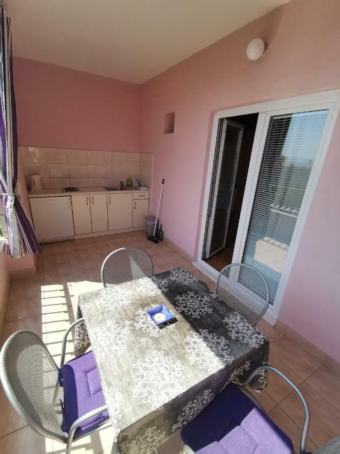 Apartments Moso Tučepi Eksteriør billede